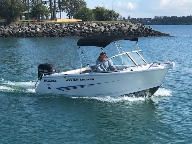 Savage Baycruiser 455 boat